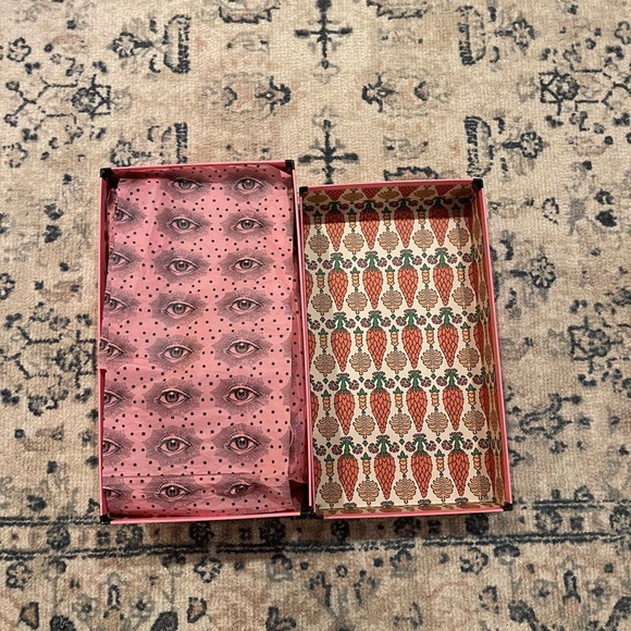 Special Edition Gucci Garden Ace Sneaker - Picture 2 of 5